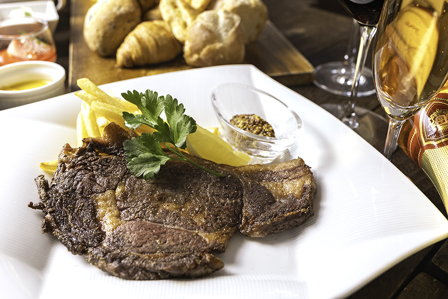 〈リブランド10周年記念〉牛リブロースステーキプレートランチ