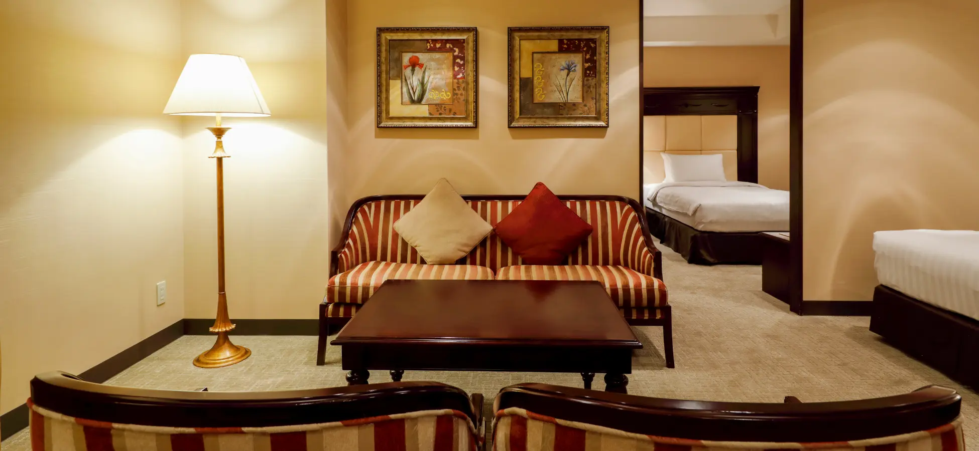 フォース（内観）