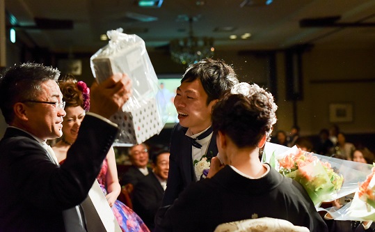 笑顔が溢れる”ハワイアン”ウェディング