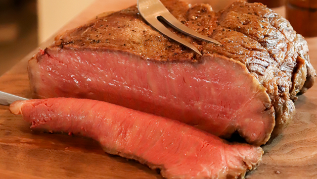 【2023年4月20日発売】「poroco」にて「ローストビーフ ランチコース」が紹介されました