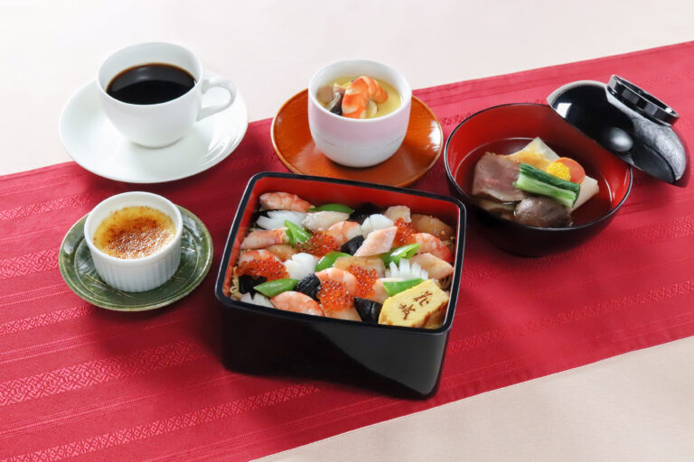 【日本料理 花城】新春 彩りばらちらしお雑煮膳