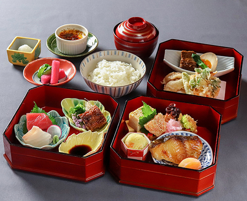 特上 月替りの三段重弁当