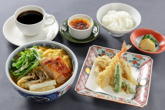 【毎月22日はカレーの日】花城特製 カレー南蛮稲庭うどん